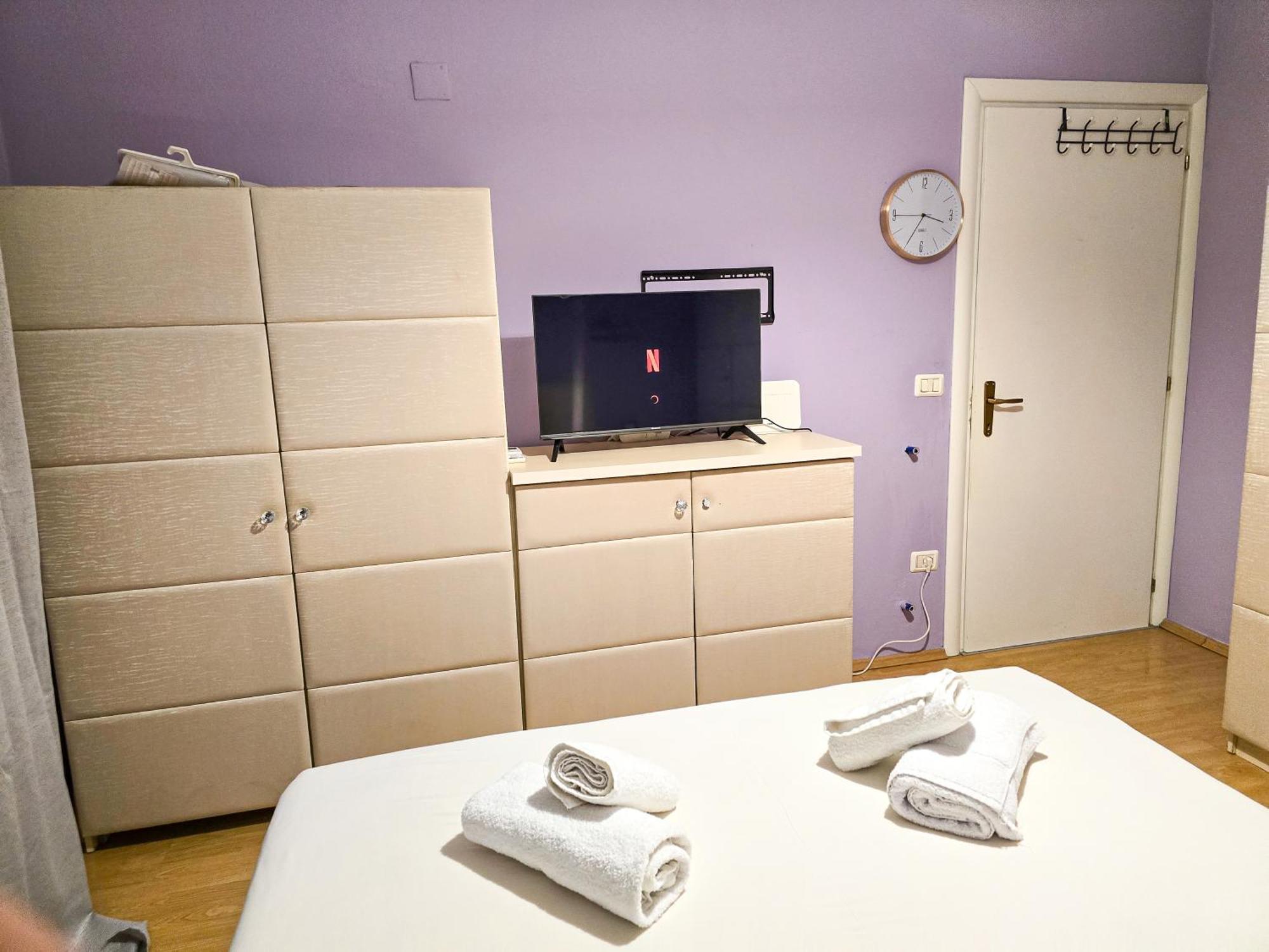 Apartment Blloku 2br Tirana