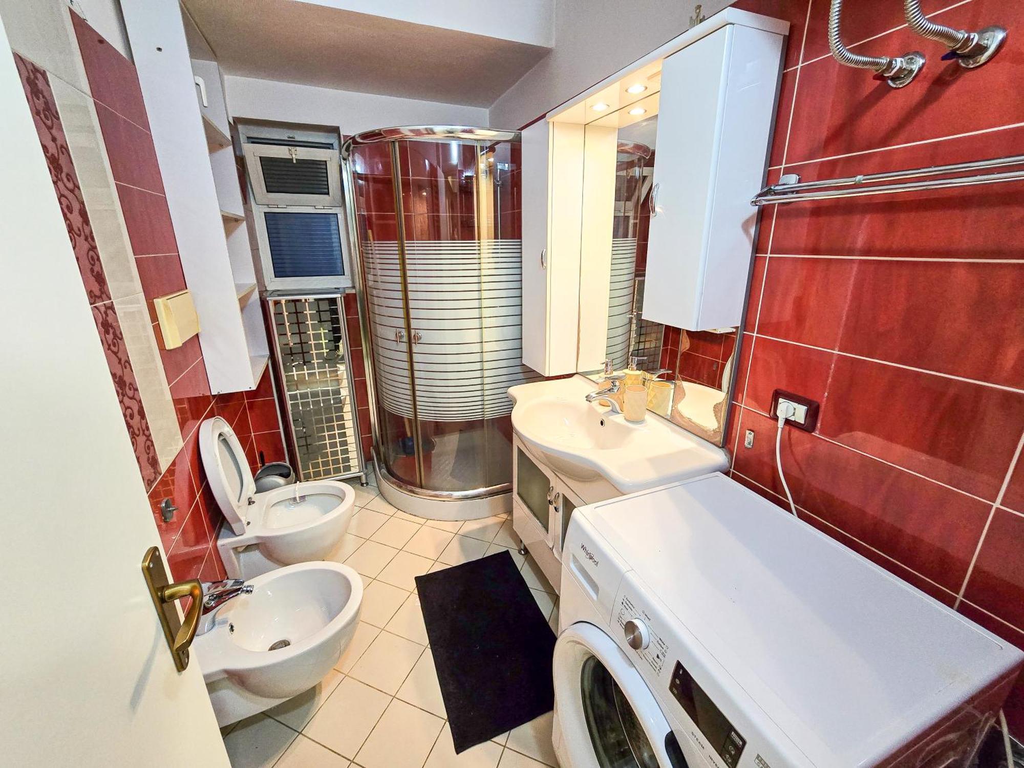 Blloku 2br Tirana